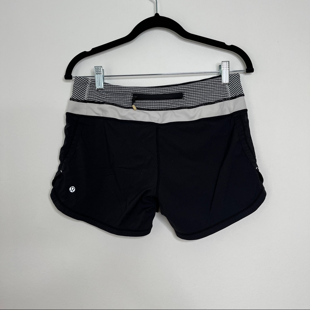 lululemon groovy run shorts - black and white striped black shorts size 6